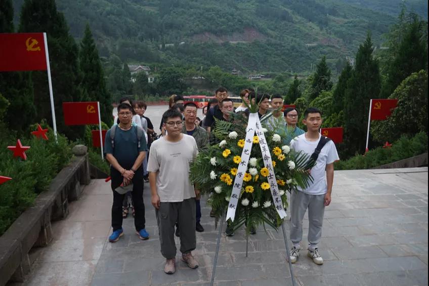 a6e2dd103f564f66b0cccbdddfb23629.jpg 乐天使