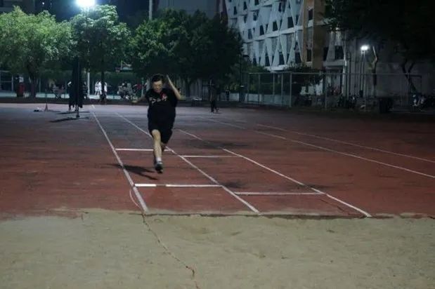 b0659d5e52c743d1868f4add56e0fd10.jpg 乐天使