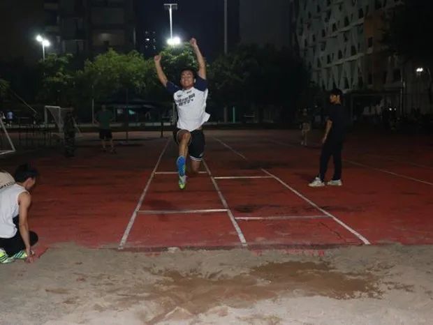 f7d7a2b1512046dd8f4f5882dfd05537.jpg 乐天使