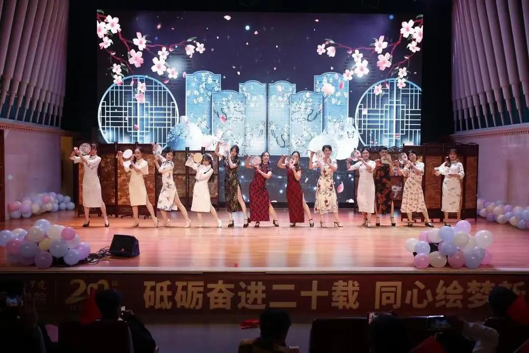 7c0690b8dfc34d5b99c4bbb1b134b112.jpg 乐天使