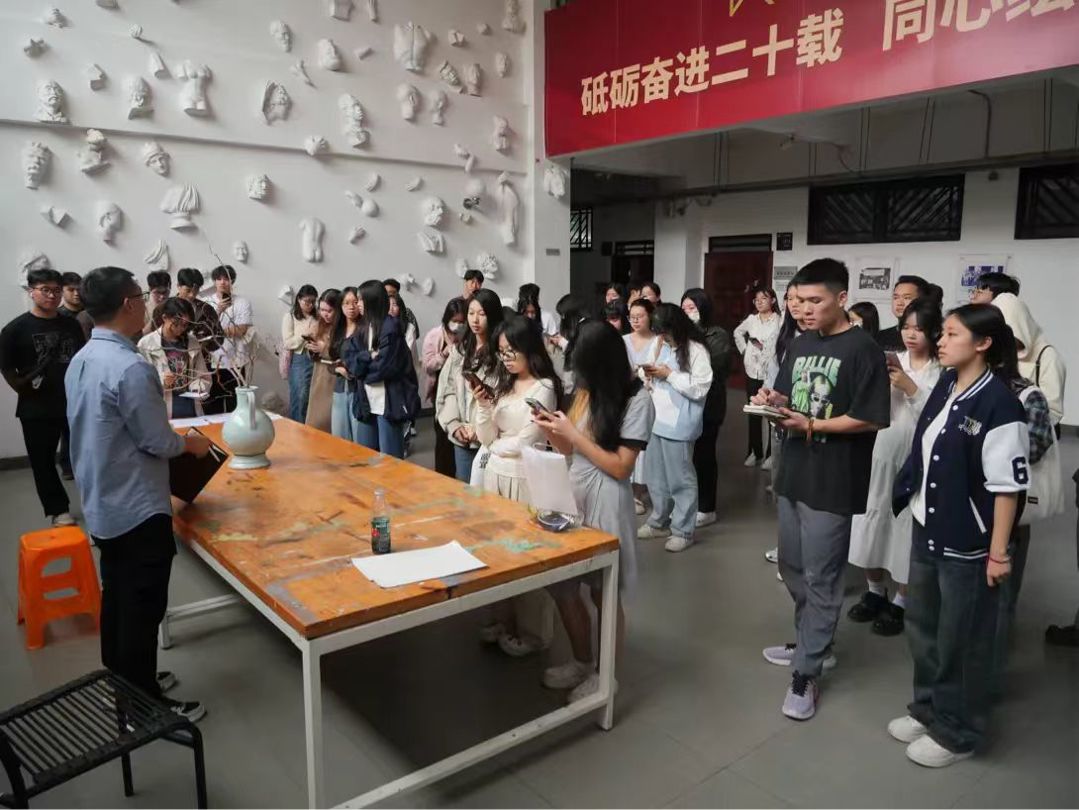 be81c092ec1b4f6ca210ccc18271f37c.jpg 乐天使